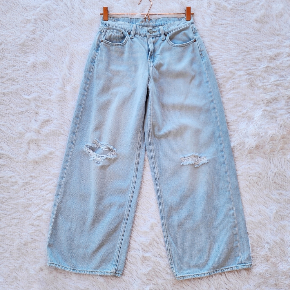 Old Navy Midrise Ripped Baggy‎ Wide Leg Light Wash Jeans - Picture 3 of 7